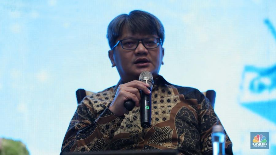 Heri Firdaus (INDEF) dalam acara Indonesia Maritime Talk 2025 di Ritz Carlton, Jakarta, Selasa (25/2/2025). (CNBC Indonesia/Tri Susilo)
