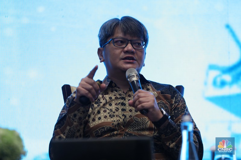 Heri Firdaus (INDEF) dalam acara Indonesia Maritime Talk 2025 di Ritz Carlton, Jakarta, Selasa (25/2/2025). (CNBC Indonesia/Tri Susilo)
