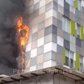 Hotel Terbakar di Glodok, 22 Orang Dievakuasi-100 Petugas Damkar Turun