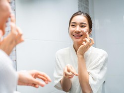 7 Bahan Skincare yang Efektif Atasi Jerawat 7 Bahan Skincare yang Efektif Atasi Jerawat