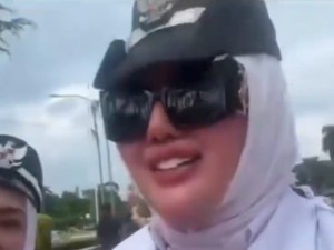 Video: Kades Viral yang Geli Tenteng Nasi Kotak Dicecar Dedi Mulyadi