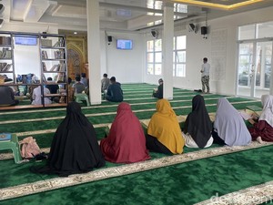 Masjid Sejuta Pemuda Sukabumi, Buka 24 Jam hingga Ramah Musafir-Kucing