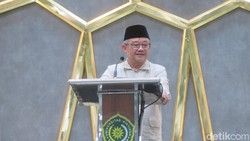 Penjelasan Mendikdasmen Soal Pertemuan Vokalis Sukatani dan Pihak Sekolah
