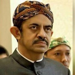 Bukan Singapura, Riza Chalid Terakhir Terlacak Masuk ke Negara Ini