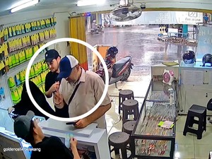 2 WNA Gendam Karyawan Toko Ponsel di Jombang, Uang Rp 2,5 Juta Amblas