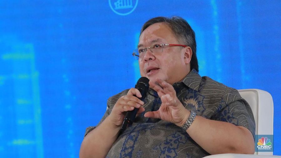 Penasihat Khusus Presiden Bidang Ekonomi & Pembangunan, Bambang Brodjonegoro menyampaikan pemaparan dalam acara Digital Economic Forum di Jakarta, Selasa (25/2/2025). (վ/Muhammad Sabki)