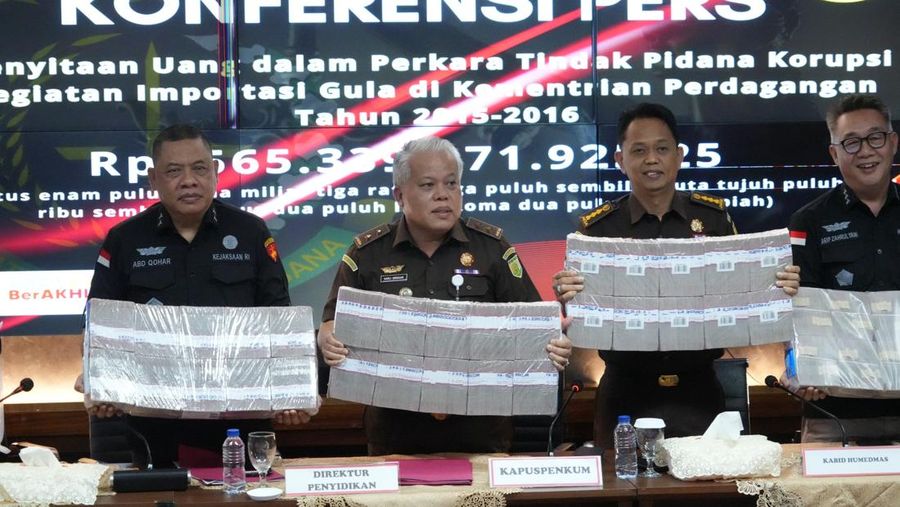 Penyitaan Uang Tunai Rp565 Miliar dalam Perkara Importasi Gula di Kementerian Perdagangan Tahun 2015-2016. (Dok. Kejagung)