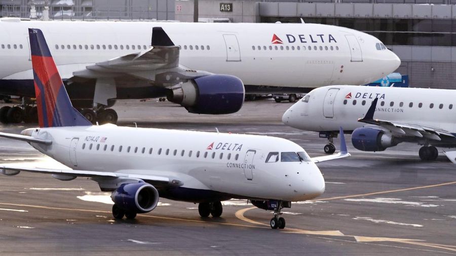 Pesawat Delta Air LInes. (AP Photo/Charles Krupa, File)