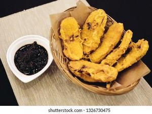 Gemas! Tingkah Bocah Berdoa usai Salat Minta Pisang Goreng dan Cokelat