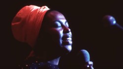 Video: Penyanyi Roberta Flack dalam Kenangan