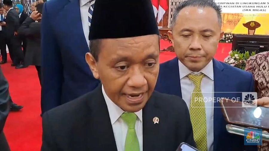 Menteri Energi dan Sumber Daya Mineral (ESDM) Bahlil Lahadalia buka suara perihal kasus korupsi tata kelola minyak mentah