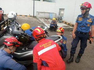 Kunci Motor Masuk dalam Jok, Wanita di Bogor Ini Minta Bantuan Damkar