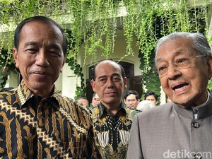 Video: Eks PM Malaysia Mahathir Mohamad Temui Jokowi di Solo