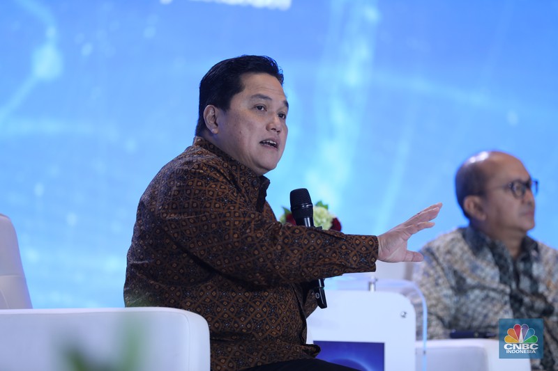 Menteri Investasi dan Hilirisasi / Kepala BKPM, Rosan Roeslani menyampaikan pemaparan dalam acara CNBC Indonesia Economic Outlook 2025 di Hotel Westin, Jakarta, Rabu (26/2/2025). (CNBC Indonesia/Muhammad Sabki) Menteri Investasi dan Hilirisasi / Kepala BKPM, Rosan Roeslani menyampaikan pemaparan dalam acara CNBC Indonesia Economic Outlook 2025 di Hotel Westin, Jakarta, Rabu (26/2/2025). (CNBC Indonesia/Muhammad Sabki)