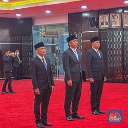 Bahlil Resmi Lantik 3 Pejabat SKK Migas, Ini Sosoknya