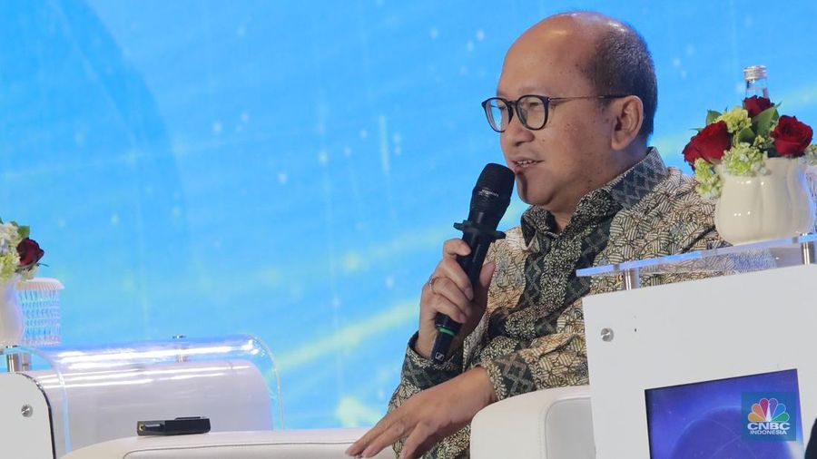 Menteri Investasi dan Hilirisasi / Kepala BKPM, Rosan Roeslani menyampaikan pemaparan dalam acara ²©²ÊÍøÕ¾ Economic Outlook 2025 di Hotel Westin, Jakarta, Rabu (26/2/2025). (²©²ÊÍøÕ¾/Muhammad Sabki)