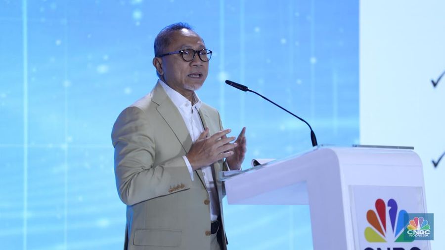Menteri Koordinator Bidang Pangan RI, Zulkifli Hasan (Zulhas) memberikan sambutan dalam acara ²©²ÊÍøÕ¾ Economic Outlook 2025 di Hotel Westin, Jakarta, Rabu (26/2/2025). (²©²ÊÍøÕ¾/Tri Susilo)