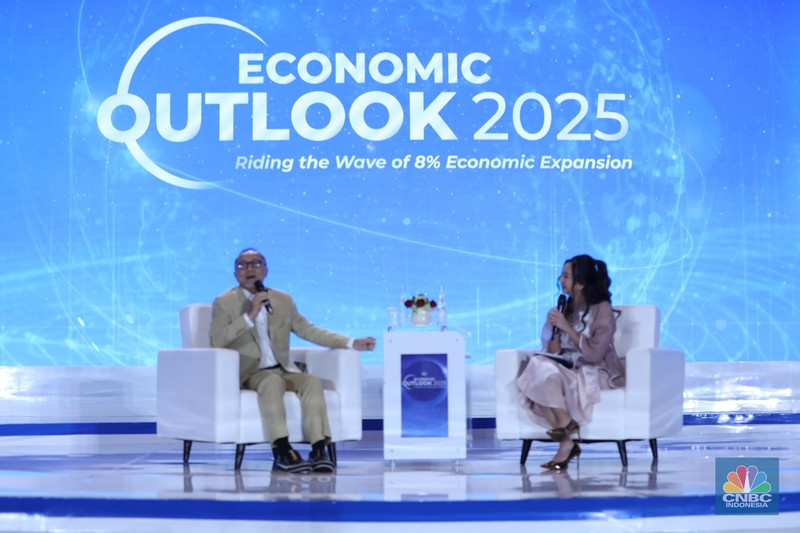 Menteri Investasi dan Hilirisasi / Kepala BKPM, Rosan Roeslani menyampaikan pemaparan dalam acara CNBC Indonesia Economic Outlook 2025 di Hotel Westin, Jakarta, Rabu (26/2/2025). (CNBC Indonesia/Muhammad Sabki) Menteri Investasi dan Hilirisasi / Kepala BKPM, Rosan Roeslani menyampaikan pemaparan dalam acara CNBC Indonesia Economic Outlook 2025 di Hotel Westin, Jakarta, Rabu (26/2/2025). (CNBC Indonesia/Muhammad Sabki)