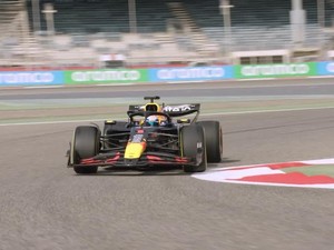 Video: Max Verstappen Uji Coba Mobil Red Bull Baru RB21 di Bahrain