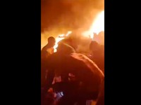 Pesawat Militer Jatuh di Perumahan, Puluhan Orang Tewas Terbakar