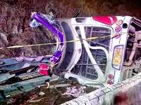 Detik-Detik Bus Rem Blong & Terguling, 18 Tewas-Puluhan Terluka