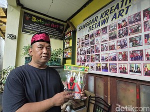Geliat Penjualan Ondel-ondel Mini di Bulan Ramadan