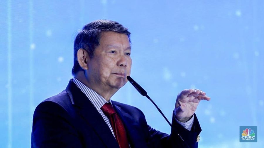 Utusan Khusus Presiden Bidang Iklim dan Energi, Hashim Djojohadikusumo memberikan sambutan dalam acara ²©²ÊÍøÕ¾ Economic Outlook 2025 di Hotel Westin, Jakarta, Rabu (26/2/2025). (²©²ÊÍøÕ¾/Tri Susilo)