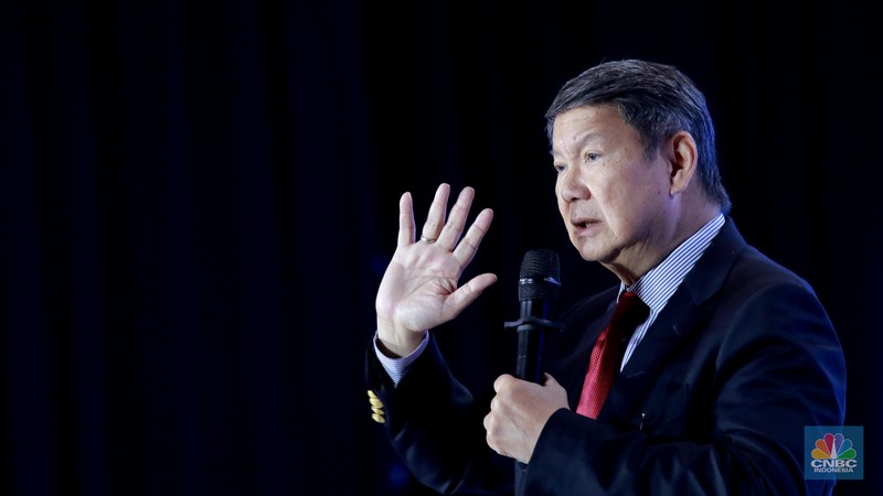 Menteri Investasi dan Hilirisasi / Kepala BKPM, Rosan Roeslani menyampaikan pemaparan dalam acara CNBC Indonesia Economic Outlook 2025 di Hotel Westin, Jakarta, Rabu (26/2/2025). (CNBC Indonesia/Muhammad Sabki) Menteri Investasi dan Hilirisasi / Kepala BKPM, Rosan Roeslani menyampaikan pemaparan dalam acara CNBC Indonesia Economic Outlook 2025 di Hotel Westin, Jakarta, Rabu (26/2/2025). (CNBC Indonesia/Muhammad Sabki)