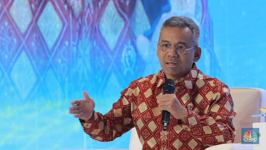 Wakil Menteri Keuangan RI, Suahasil Nazara menyampaikan pemaparan dalam acara ²©²ÊÍøÕ¾ Economic Outlook 2025 di Hotel Westin, Jakarta, Rabu (26/2/2025). (²©²ÊÍøÕ¾/Muhammad Sabki)