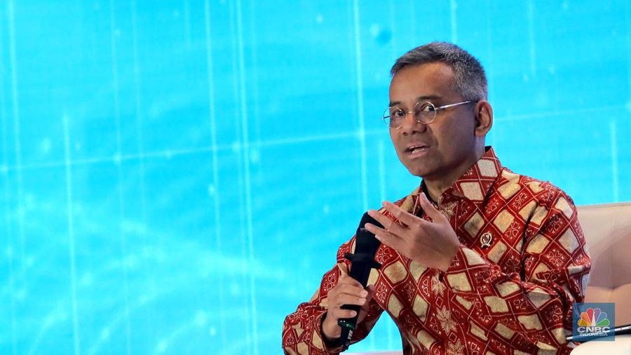 Wakil Menteri Keuangan RI, Suahasil Nazara menyampaikan pemaparan dalam acara CNBC Indonesia Economic Outlook 2025 di Hotel Westin, Jakarta, Rabu (26/2/2025). (CNBC Indonesia/Muhammad Sabki)