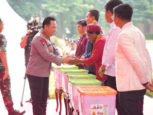 Kapolri Buka Baksos Polri Presisi, Distribusikan 161.411 Paket Sembako
