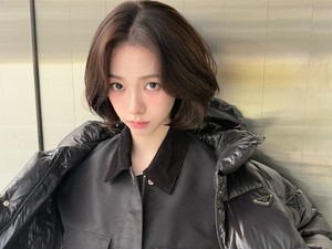 Karina aespa Bikin Heboh, Pakai Jaket Merah Diduga Dukung 02