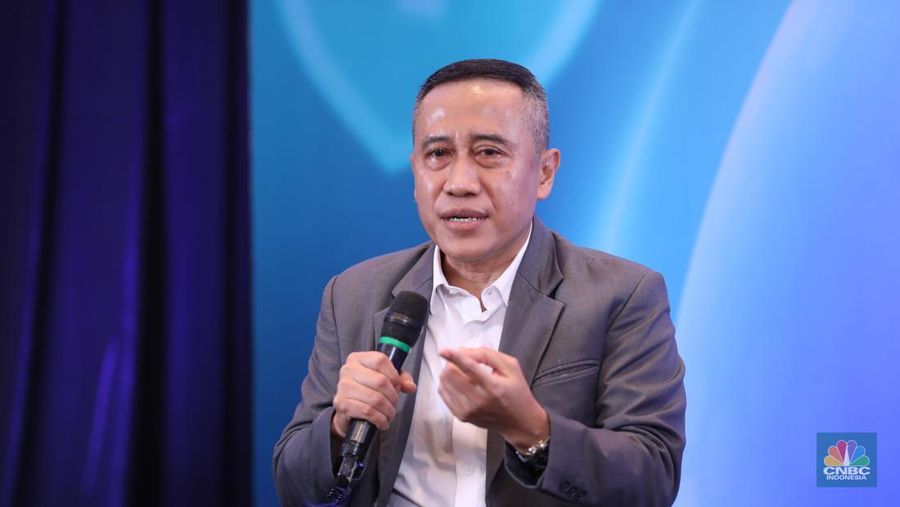 Ketua Umum Asosiasi Rumah Sakit Swasta Indonesia, Iing Ichsan Hanafi menyampaikan paparan dalam CNBC Indonesia Insurance Forum di Jakarta, Kamis (27/2/2025). (CNBC Indonesia/Tri Susilo)