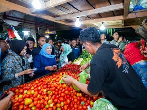 Khofifah Pastikan Stok Bahan Pokok di Jatim Aman Jelang Ramadan