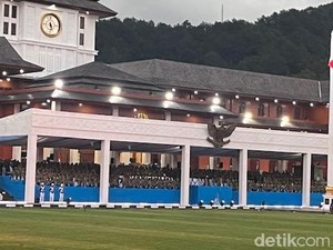 Para Kepala Daerah Tiba di Lapangan Akmil Jelang Parade Senja