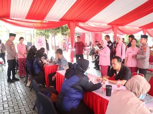 Polres Tangsel Gelar Sunatan Massal-Pengobatan Gratis Sambut Ramadan
