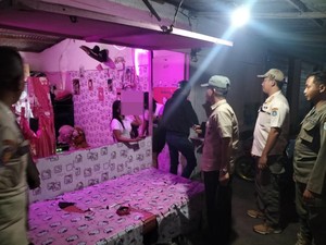 12 Pramusaji Warung Jual Miras di Lamongan Diamankan Jelang Ramadan