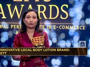 Video: Scarlett Raih Most Innovative Local Body Lotion Brand