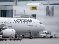 Kopilot Pingsan Saat Pilot ke Toilet, Pesawat Terbang Tanpa Kendali