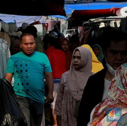 Warga RI Makan Tabungan Saat Ramadan, THR PNS & Ojol Jadi Harapan