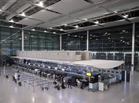 Penampakan Bandara Tersibuk Mendadak Sepi bak 'Kuburan', Ada Apa?