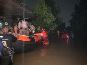 2 RW di Cileungsi Bogor Terendam Banjir Usai Hujan Lebat, 11 Orang Mengungsi