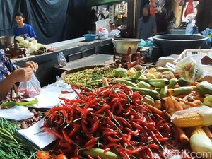 Harga Sembako Jatim 28 April 2025: Cabai Turun, Daging Sapi Naik