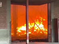 Bayaran Gaji Kurang, Pegawai Nekat Bakar Pabrik