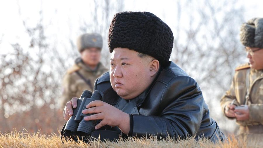 Korea Utara melakukan uji coba peluncuran rudal jelajah strategis. (KCNA via REUTERS)