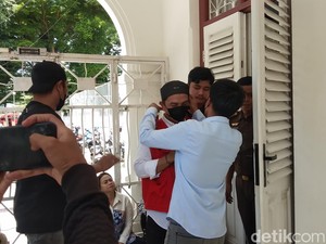 Suami Fenny Frans Didakwa Edarkan Sampel Skincare Merkuri di Makassar
