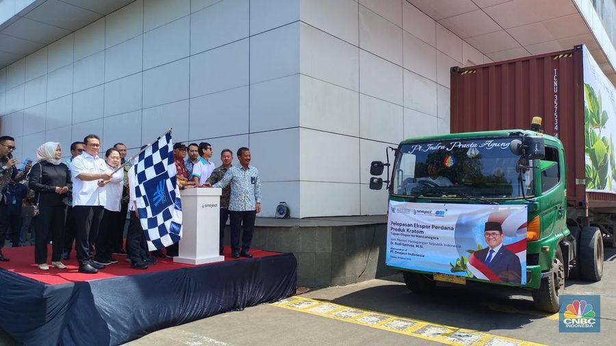 Pelepasan ekspor perdana produk kratom ke mancanegara, di Kawasan Industri Terpadu Indonesia China, Cikarang, Jawa Barat, Jumat (28/2/2025). (CNBC Indonesia/Martyasari RIzky)