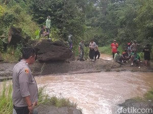Bocah Perempuan Bojonegoro Hilang Terseret Arus Saat Bermain di Parit