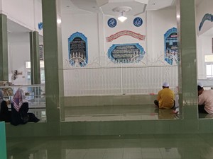 Makam Zainuddin Abdul Madjid Ramai Didatangi Peziarah Jelang Ramadan