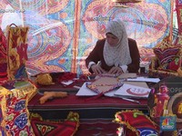 Ramadan di Gaza: Daur Ulang Kardus Bekas Menjadi Lentera